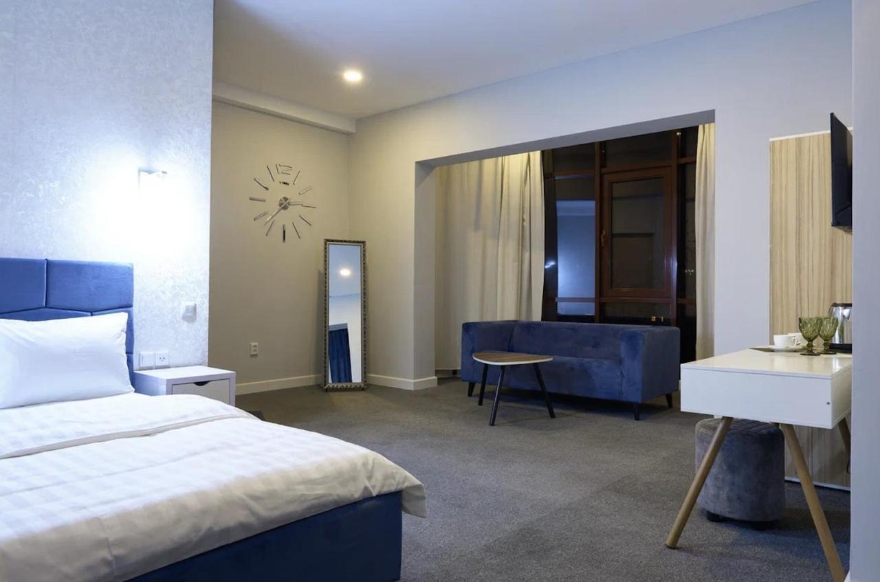 Montana Hotel アルマトイ エクステリア 写真